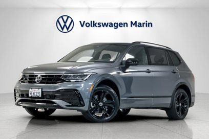 Certified 2023 Volkswagen Tiguan SE R-Line