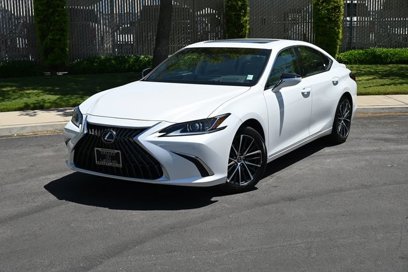 New 2025 Lexus ES 300h w/ Premium Package