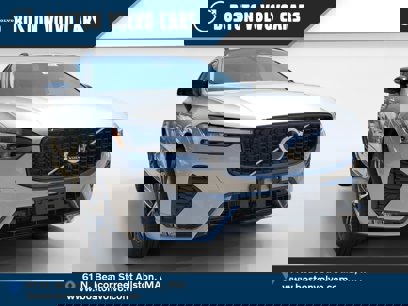 New 2025 Volvo XC60 B5 Core w/ Protection Package Premier