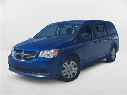Used 2019 Dodge Grand Caravan SE w/ UConnect Hands-Free Group