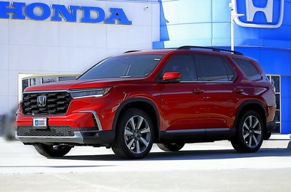 Used 2025 Honda Pilot Touring