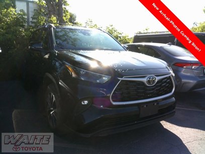 Used 2023 Toyota Highlander XLE
