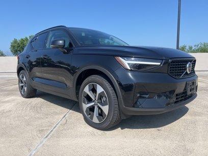 New 2025 Volvo XC40 B5 Plus w/ Protection Package Premier