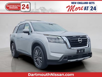 New 2025 Nissan Pathfinder SL w/ SL Premium Package