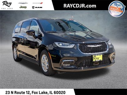 New 2026 Chrysler Pacifica Select