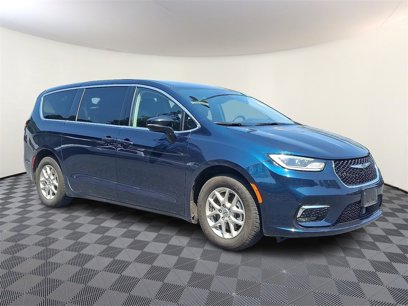 Used 2024 Chrysler Pacifica Touring-L