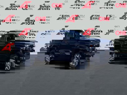 New 2025 Toyota Tacoma SR5