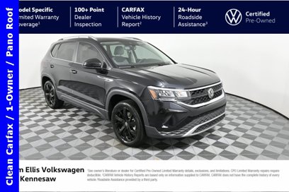 Certified 2022 Volkswagen Taos SE w/ Panoramic Sunroof Package