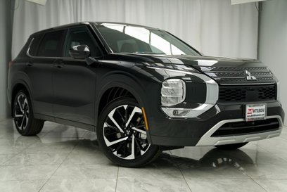 Used 2024 Mitsubishi Outlander SE