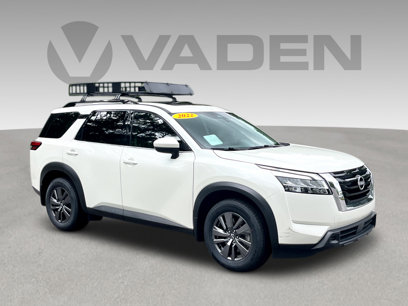 Used 2022 Nissan Pathfinder SV w/ SV Premium Package