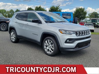 New 2024 Jeep Compass Latitude w/ Sun and Sound Group