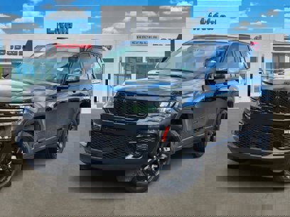 Used 2023 Jeep Grand Cherokee Limited w/ Black Appearance Package