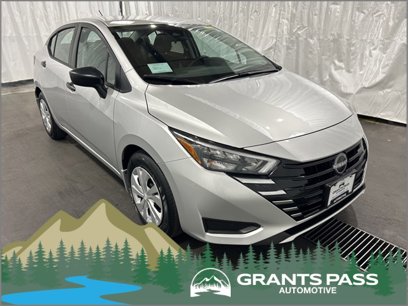 New 2025 Nissan Versa S w/ Trunk Package