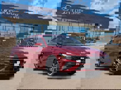 New 2025 Hyundai Elantra SEL