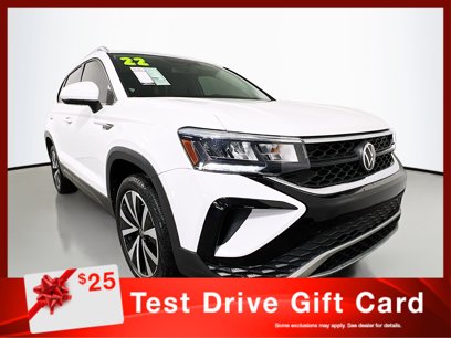 Used 2022 Volkswagen Taos SE w/ Panoramic Sunroof Package
