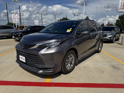 Used 2021 Toyota Sienna LE