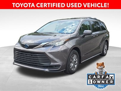 Certified 2022 Toyota Sienna LE