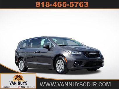 Used 2023 Chrysler Pacifica Touring-L
