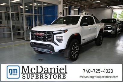 New 2025 GMC Canyon AT4 w/ Nightfall Edition