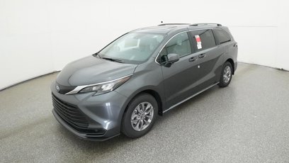 New 2025 Toyota Sienna LE