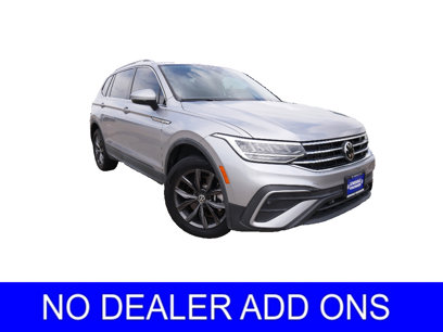 Used 2022 Volkswagen Tiguan SE w/ Panoramic Sunroof Package