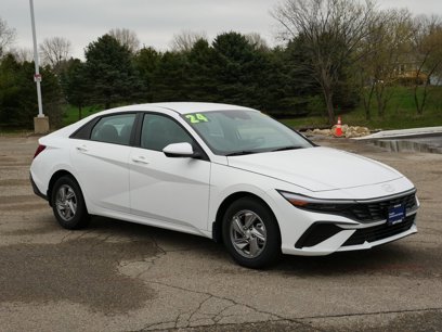 New 2024 Hyundai Elantra SE