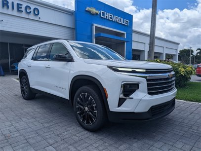 New 2025 Chevrolet Traverse LT w/ Sun and Wheel Package
