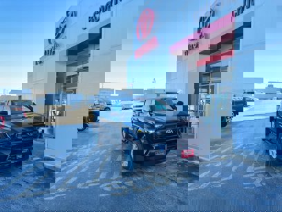 New 2024 Toyota Tacoma SR5