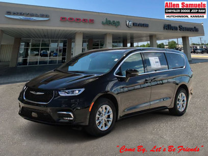 New 2025 Chrysler Pacifica Select