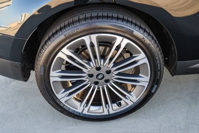 New 2025 Land Rover Range Rover Sport SE