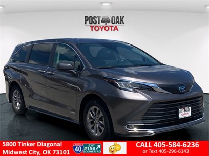 Used 2021 Toyota Sienna XLE