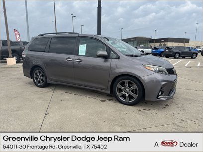 Used 2019 Toyota Sienna SE w/ SE Preferred Package