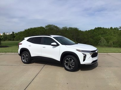 New 2025 Chevrolet Trax LT w/ Driver Confidence Package