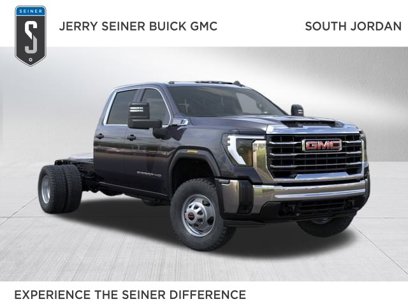 New 2025 GMC Sierra 3500 Pro w/ Convenience Package