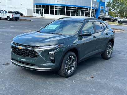 New 2025 Chevrolet Trax LT w/ Driver Confidence Package
