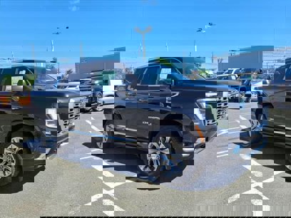 New 2025 GMC Yukon Denali w/ Sun & Power Step Package