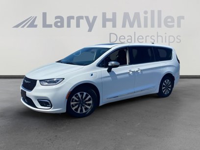 Used 2023 Chrysler Pacifica Limited