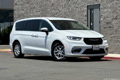 Used 2023 Chrysler Pacifica Touring-L