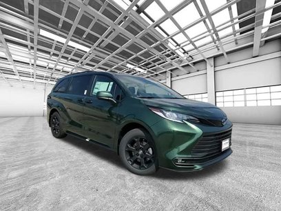 New 2025 Toyota Sienna XLE Woodland Edition