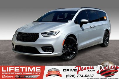 Used 2023 Chrysler Pacifica Touring-L w/ S Appearance Package