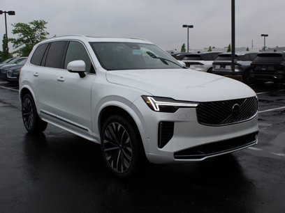 New 2025 Volvo XC90 B5 Plus w/ Protection Package Premier