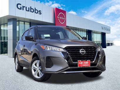 New 2025 Nissan Kicks Play S