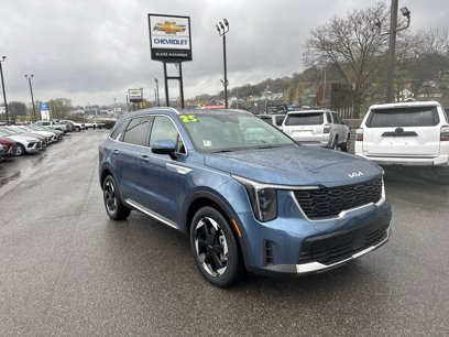 Used 2025 Kia Sorento EX