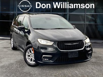 Used 2023 Chrysler Pacifica Touring-L