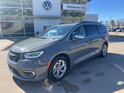 Used 2022 Chrysler Pacifica Limited