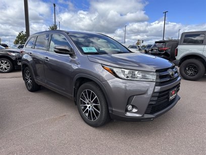 Used 2018 Toyota Highlander SE