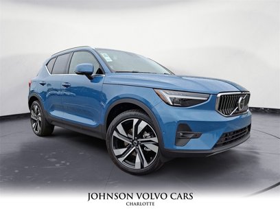 New 2025 Volvo XC40 B5 Ultra w/ Climate Package