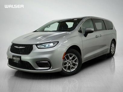 Used 2023 Chrysler Pacifica Touring-L