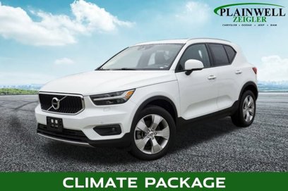 Used 2022 Volvo XC40 T5 Momentum