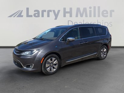 Used 2019 Chrysler Pacifica Limited w/ Advanced Safetytec Group